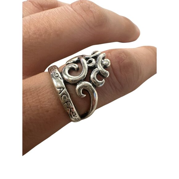 Silver-Tone Swirl Design Ring Size 7 With Embossed Script Details Chunky - Picture 1 of 4